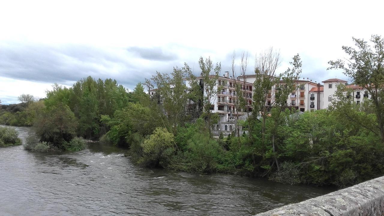 Balneario De Ledesma Hotel Vega de Tirados Eksteriør billede