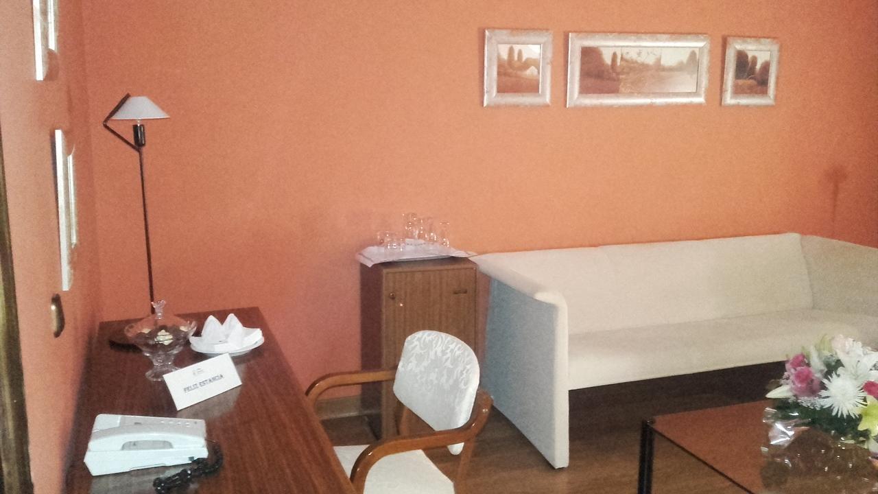 Balneario De Ledesma Hotel Vega de Tirados Eksteriør billede